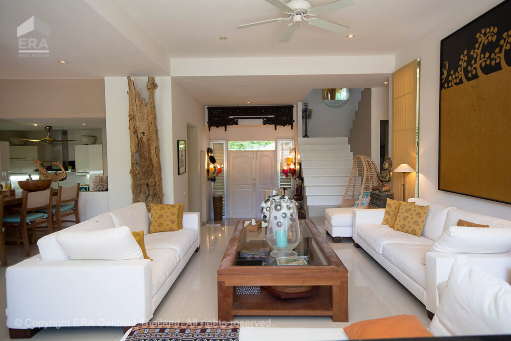 Freehold dream living directly on beautiful Chakphong Beach – offered at a highly attractive price.