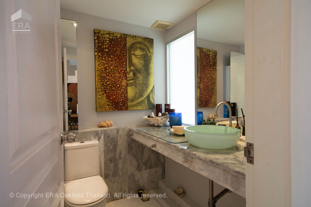 Freehold dream living directly on beautiful Chakphong Beach – offered at a highly attractive price.