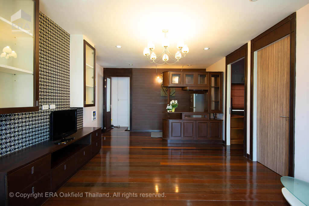 Very spacious home house close to great schools in the middle of Rayong.