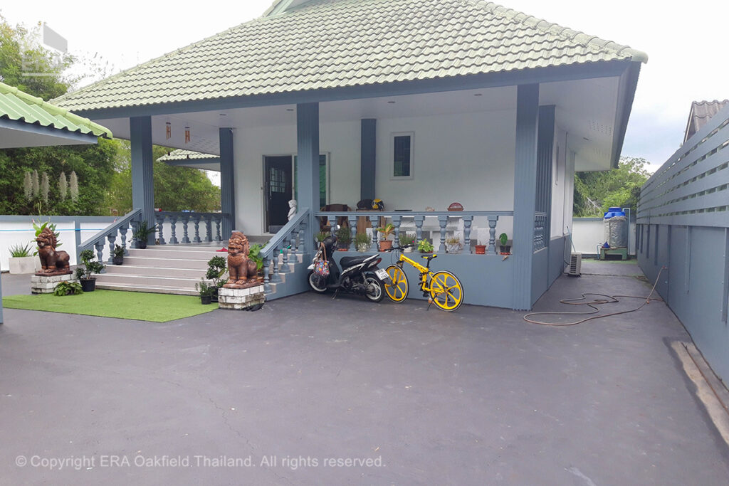 Central location in the golf paradise Ban Chang.