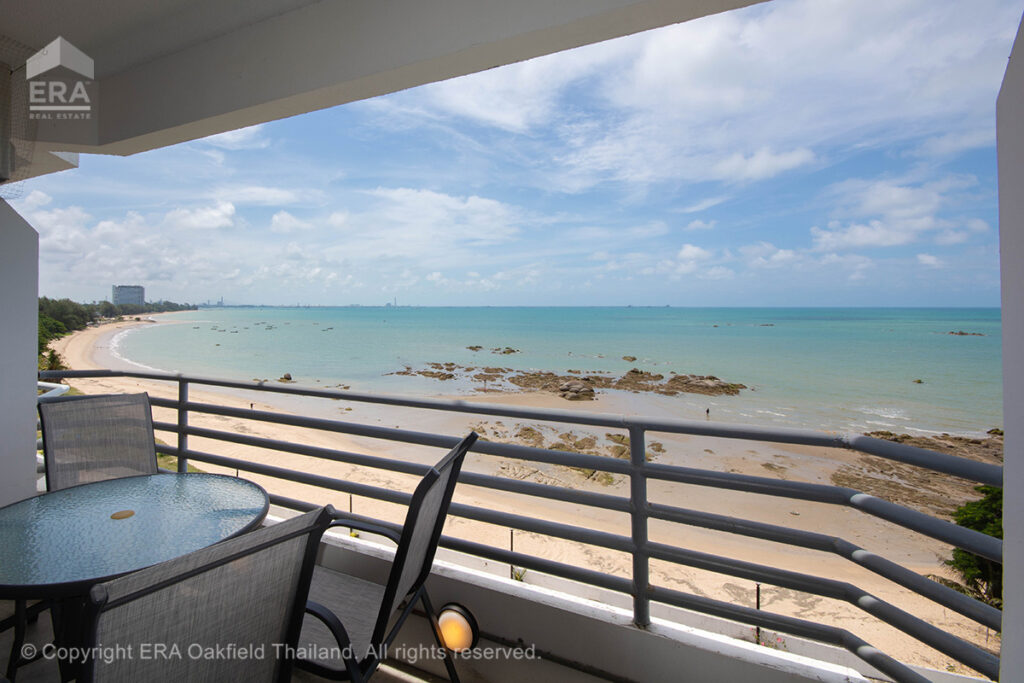 Modern condo absolute beachfront in Ban Chang!