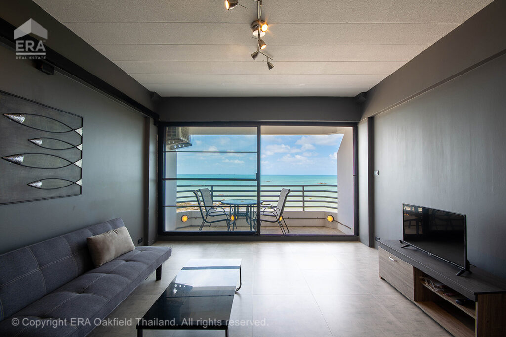 Modern condo absolute beachfront in Ban Chang!