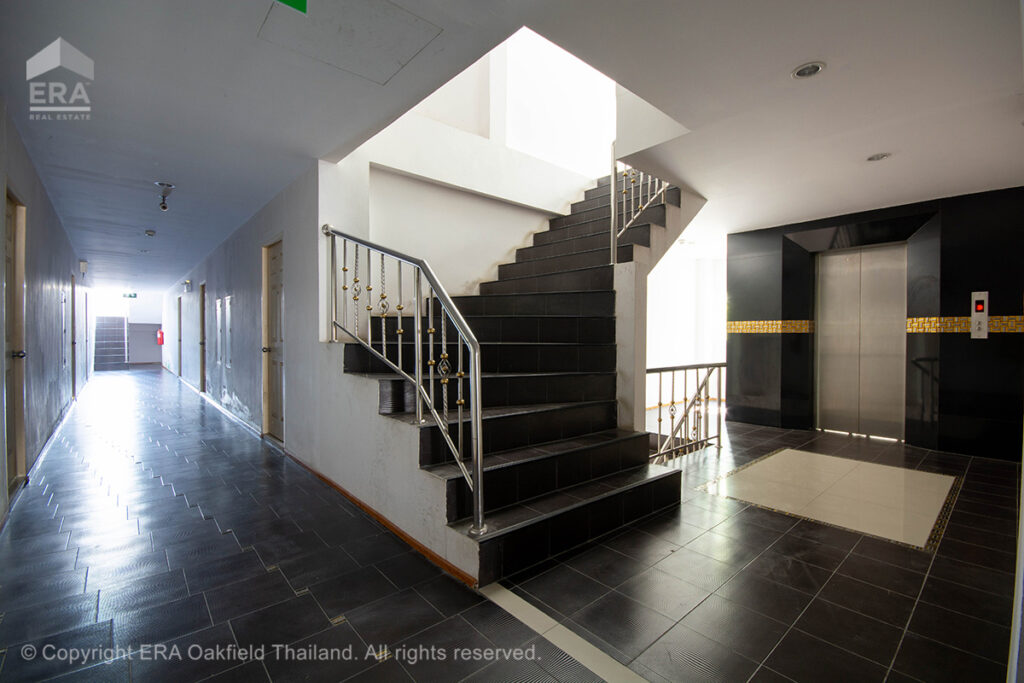 Prisvärd studio i Pluạak Dạng industriområde