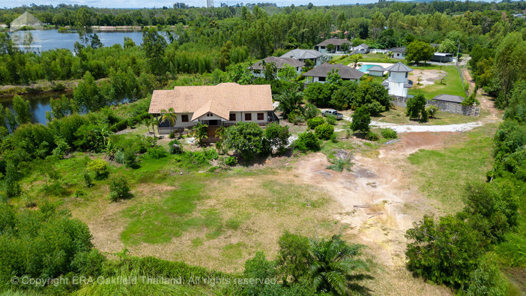 A large house with 3 rai of land