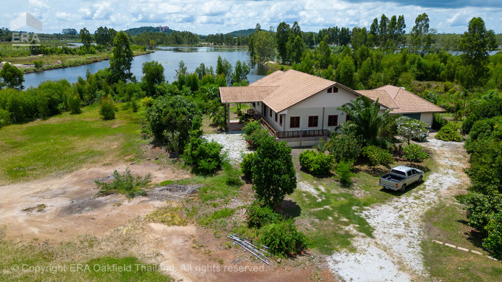 A large house with 3 rai of land
