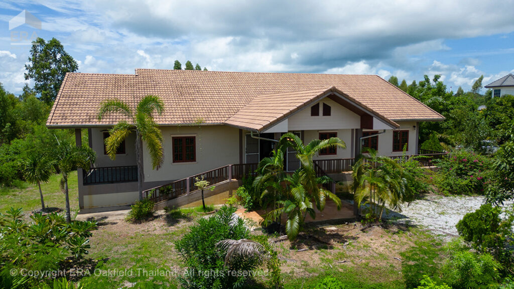 A large house with 3 rai of land