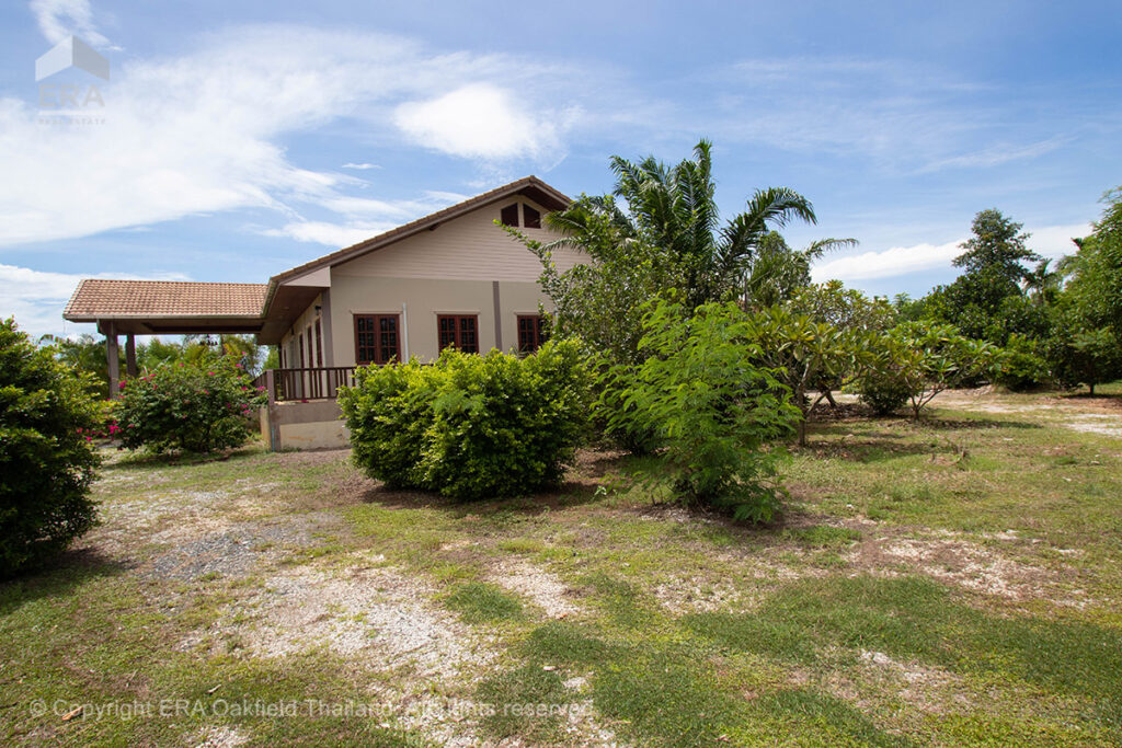 A large house with 3 rai of land