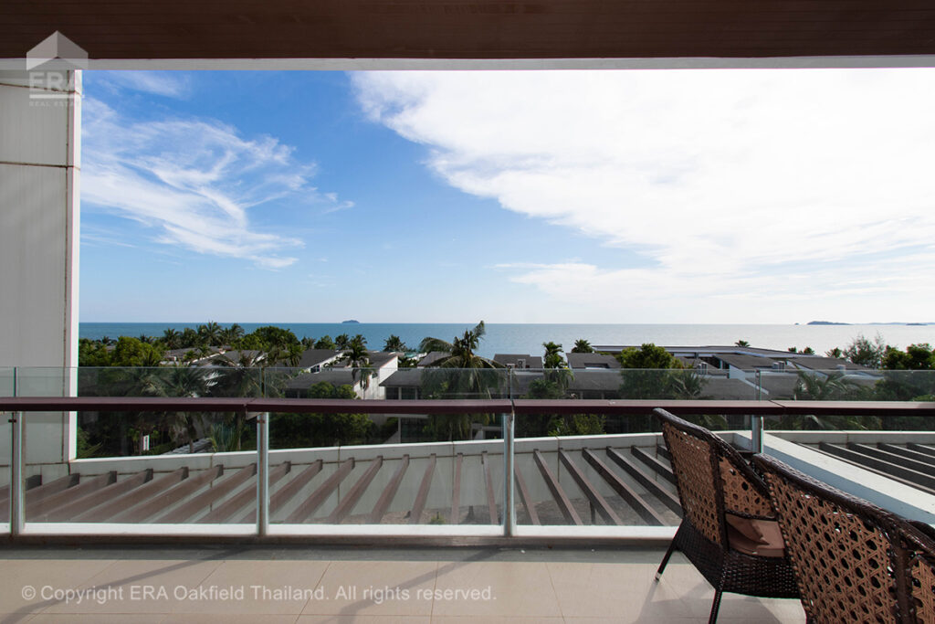 A truly wonderful condo, perfectly situated right on the beach.