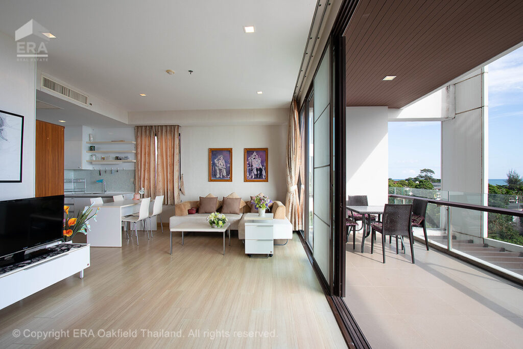 A truly wonderful condo, perfectly situated right on the beach.