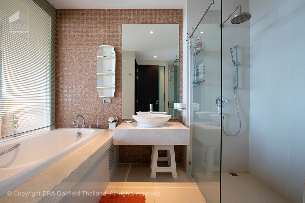 A truly wonderful condo, perfectly situated right on the beach.