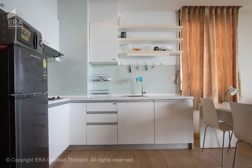 A truly wonderful condo, perfectly situated right on the beach.