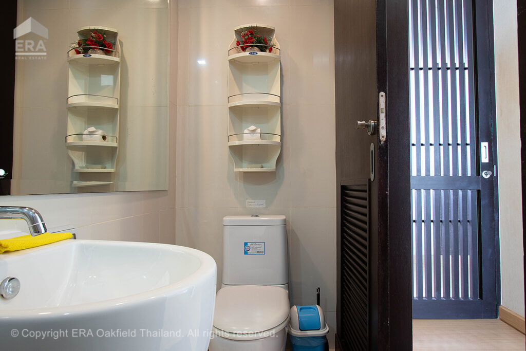 A truly wonderful condo, perfectly situated right on the beach.