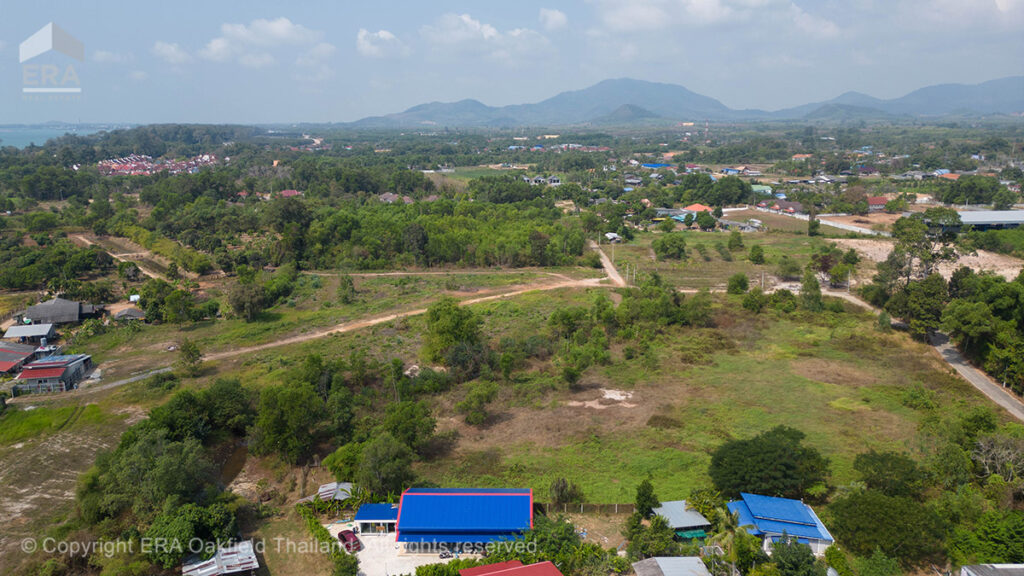 ที่ดินแปลงใหญ่พร้อมวิลล่าหรู กว้างขวาง