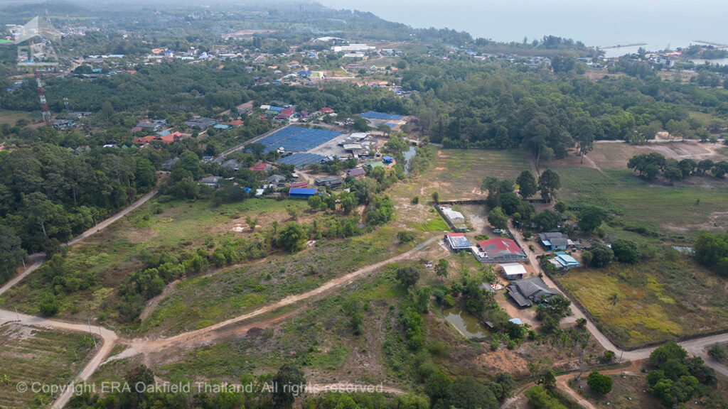 ที่ดินแปลงใหญ่พร้อมวิลล่าหรู กว้างขวาง