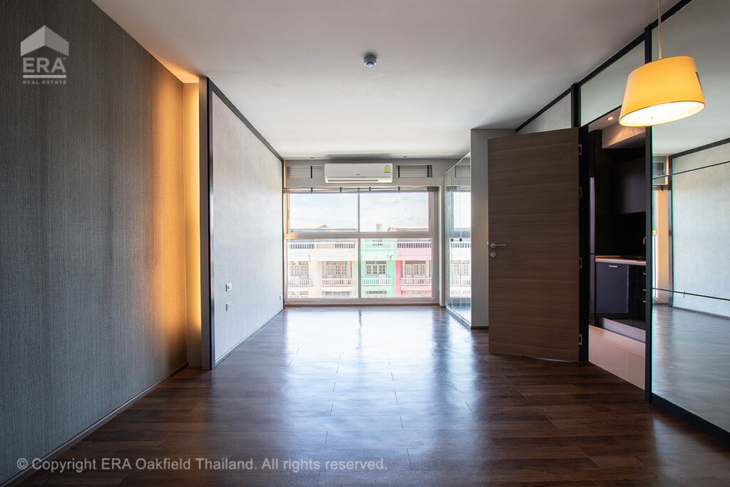 Condominium in the heart of Rayong city, quiet atmosphere, with convenience from complete facilities.