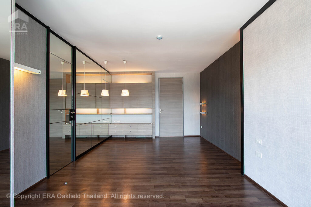 Condominium in the heart of Rayong city, quiet atmosphere, with convenience from complete facilities.