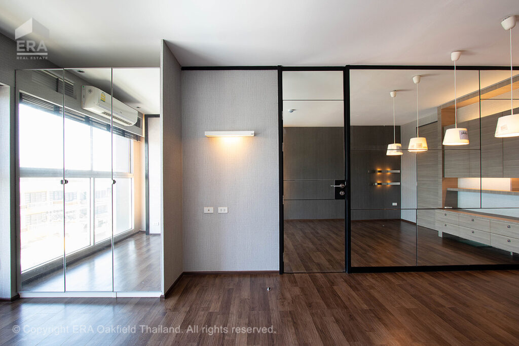 Condominium in the heart of Rayong city, quiet atmosphere, with convenience from complete facilities.