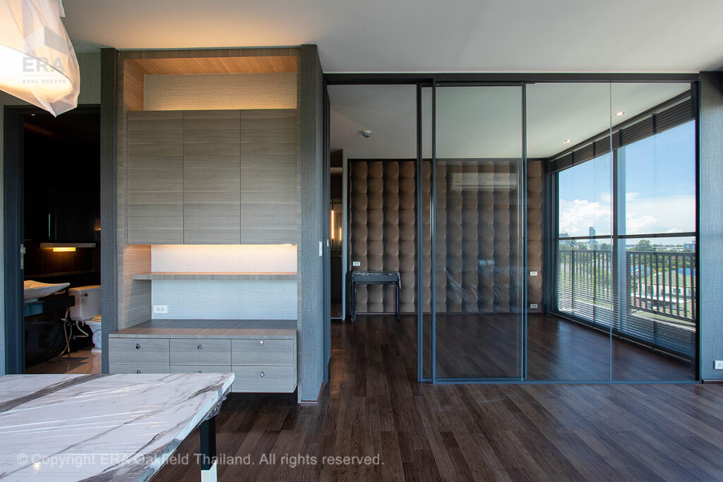Condominium in the heart of Rayong city, quiet atmosphere, with full amenities (large room)