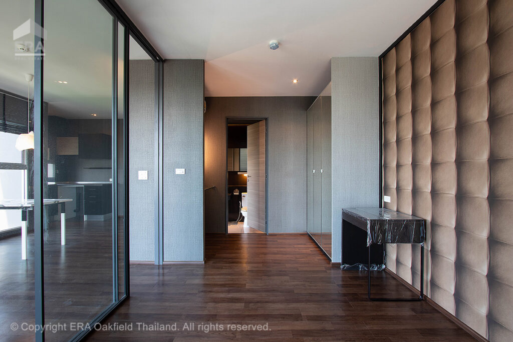 Condominium in the heart of Rayong city, quiet atmosphere, with full amenities (large room)