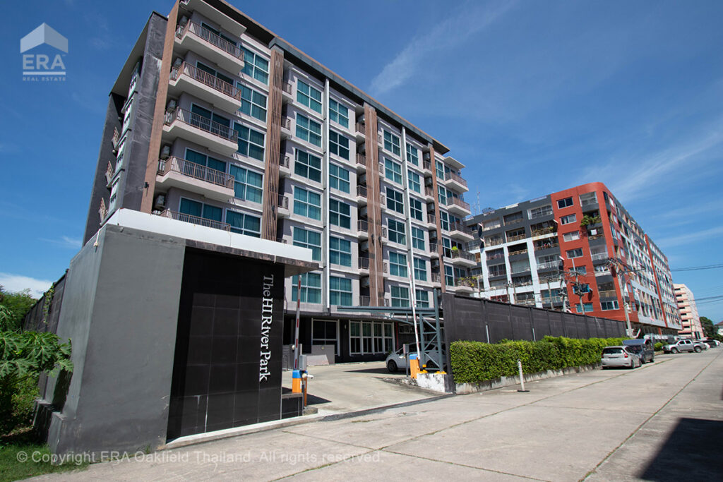 Condominium in the heart of Rayong city, quiet atmosphere, with convenience from complete facilities.