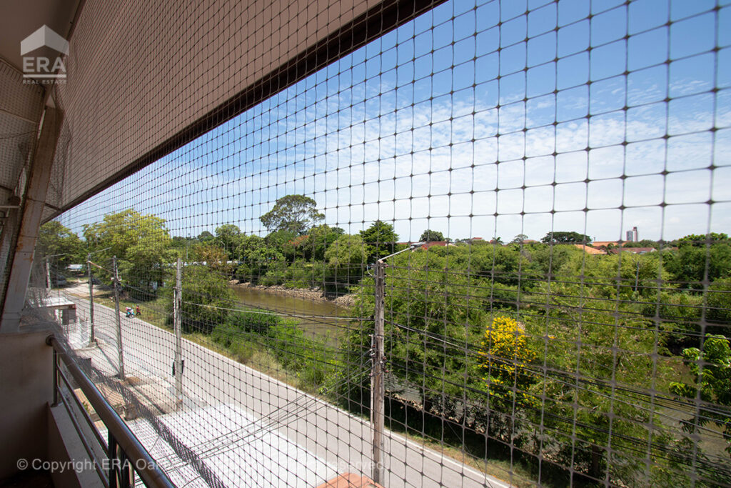 Kommersiell byggnad, utmärkt läge i hjärtat av Rayong City, nära skolor och bekvämligheter