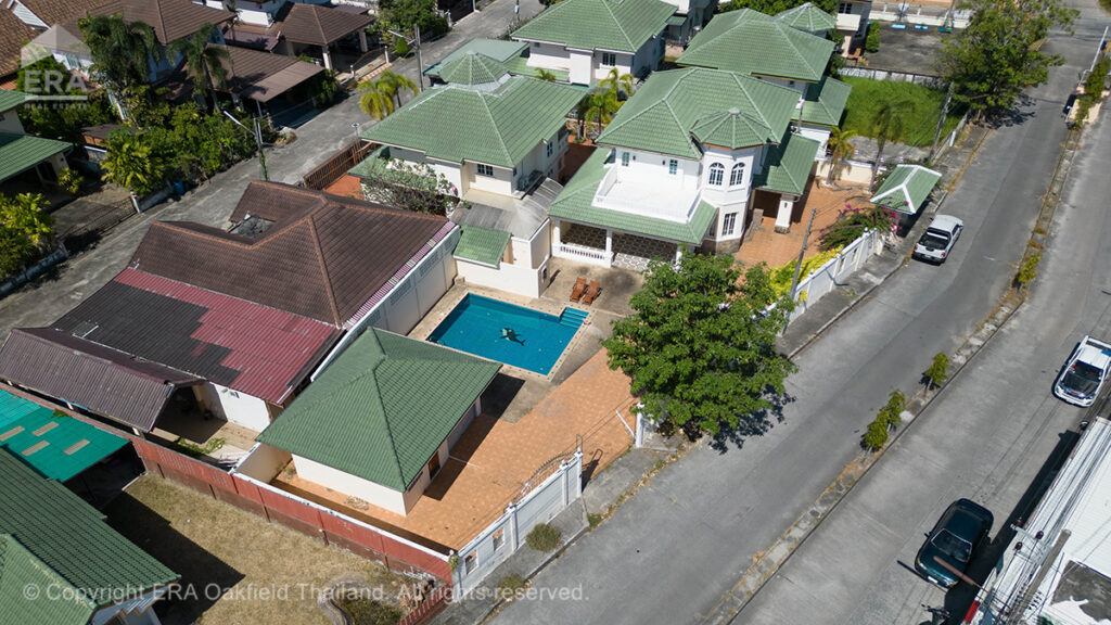 Fin villa med privat pool nära Rayong city