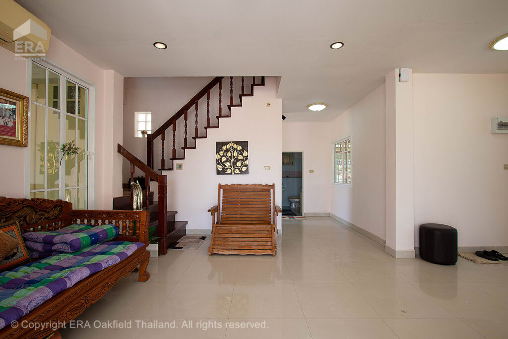 Fin villa med privat pool nära Rayong city