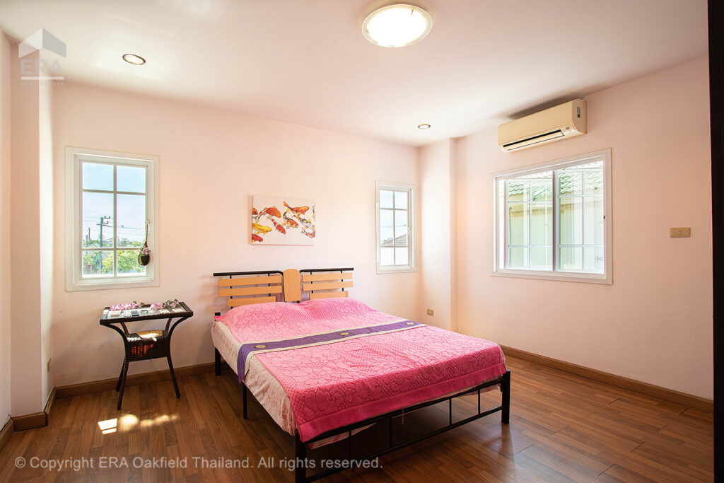 Fin villa med privat pool nära Rayong city