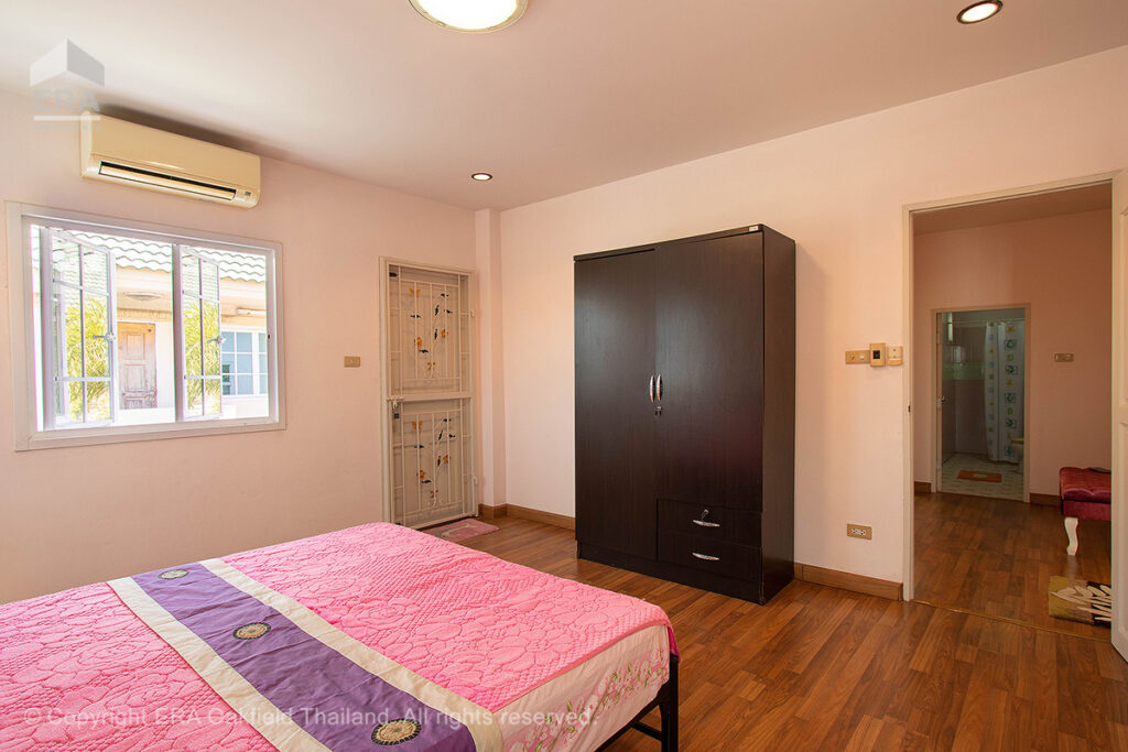 Fin villa med privat pool nära Rayong city