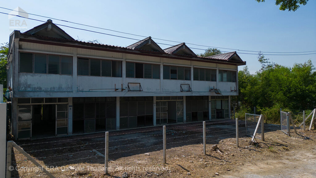 400sqm plot of land near the sea at a very good price.