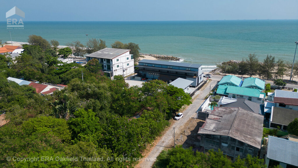 400sqm plot of land near the sea at a very good price.