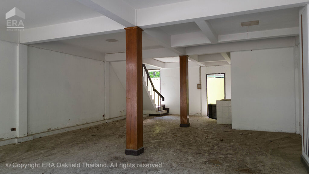 400sqm plot of land near the sea at a very good price.