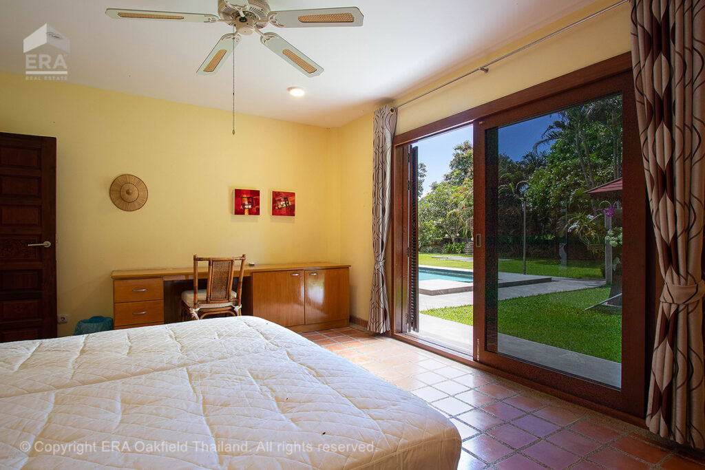 Exclusive villa with pool on large plot in Eastern Star Golf in Ban Chang